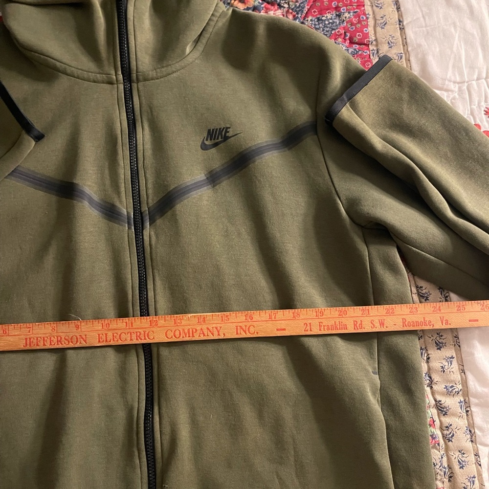 Nike tech Olive Green Zip-Up Hoodie size XL - Picture 4 of 5